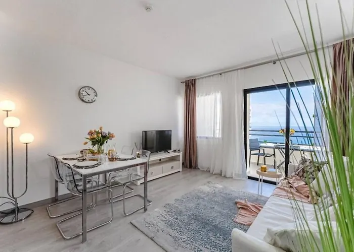 Апартаменти Luxurious And Spacious