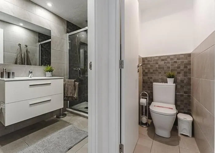 Luxurious And Spacious Апартаменти Адехе