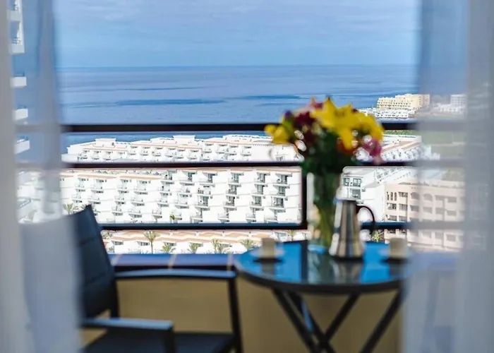 Luxurious And Spacious Адехе