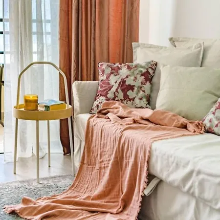 Apartment Luxurious And Spacious