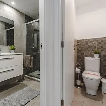 Luxurious And Spacious Апартаменты Адехе